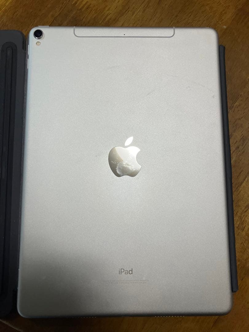 iPad pro (A1709) 10.5インチ 64G　キーボードセット