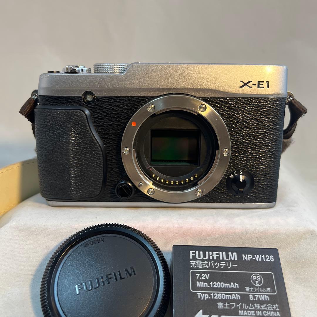 Tsuki富士フイルム　X-E1 カメラシルバー　16-50mmズーム