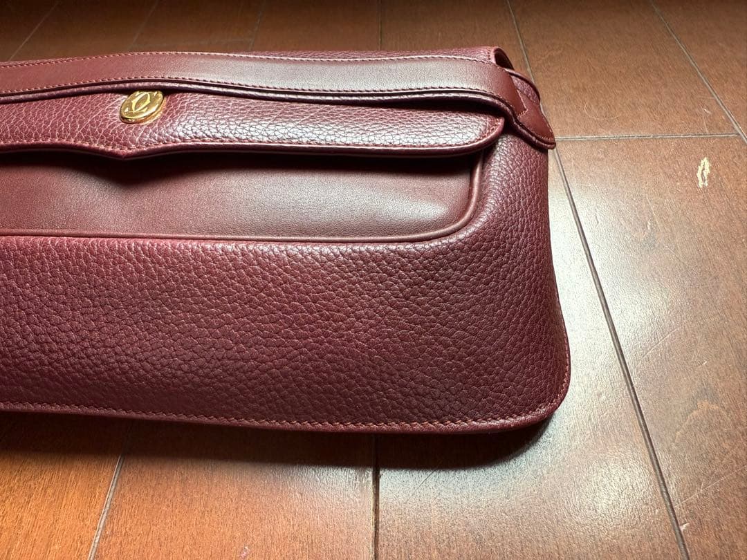 レザー フラップ付き クラッチバッグ バーガンディ