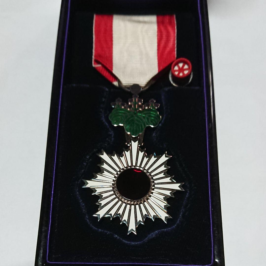 旭日単光章・略授・共箱（旧勲六等旭日単光章）