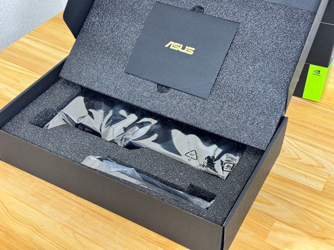 ASUS ProArt RTX 4070 SUPER 12GB ほぼ未使用