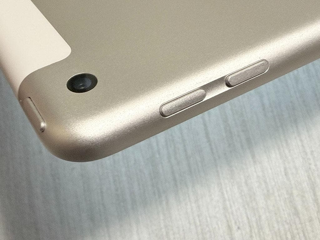 iPad（第5世代）128GB Wi-Fi＋CellularとiPadmini付