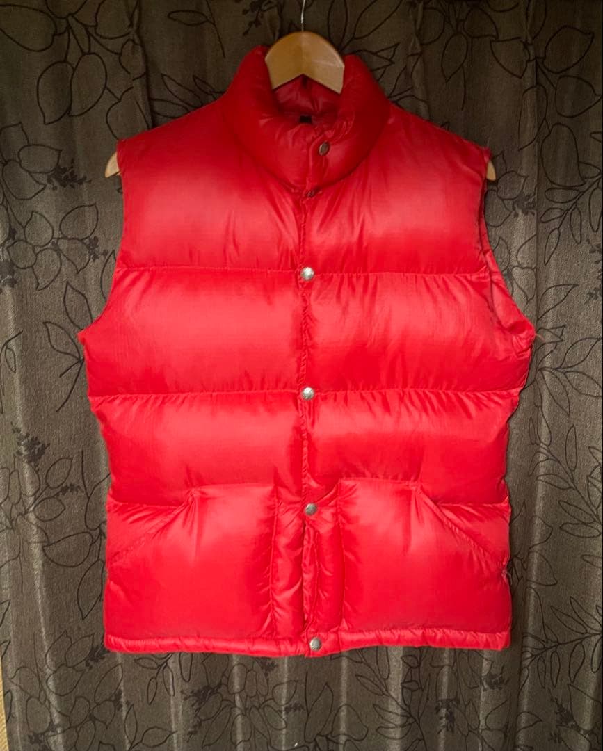 茶タグ　ノースフェイス　ダウンベスト　size M 美品　レッド