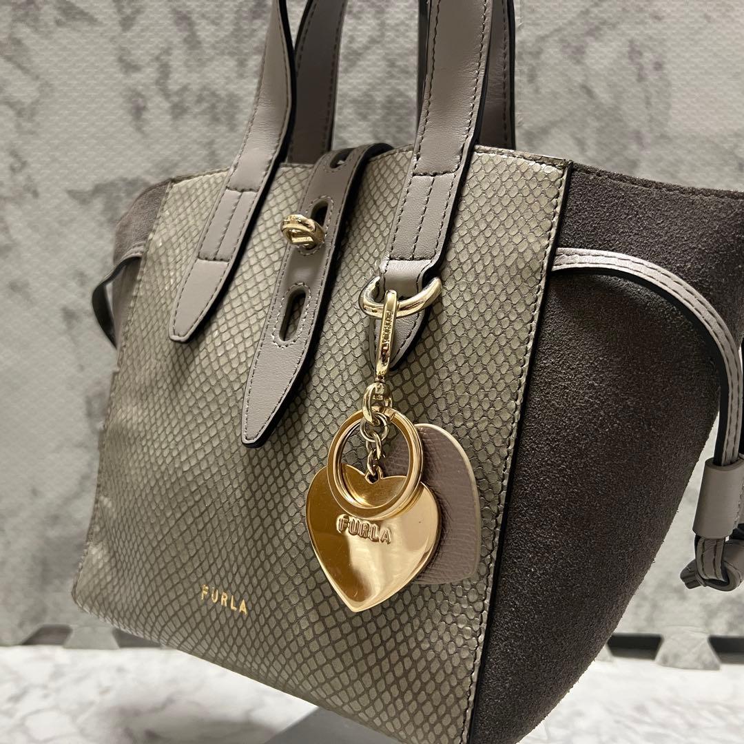 極美品✨フルラ ネット ミニ ハンドバッグ レザー スエード ハートチャーム付き