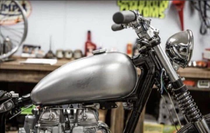 LowbrowCustoms1.8 バナナタンク ハイトンネル　ワッセルハーレー