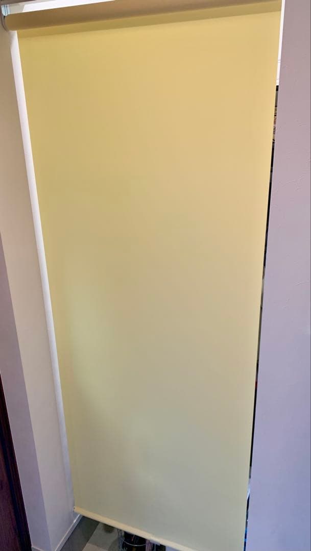 Nichibei popola 2 ロールスクリーン 淡い黄色