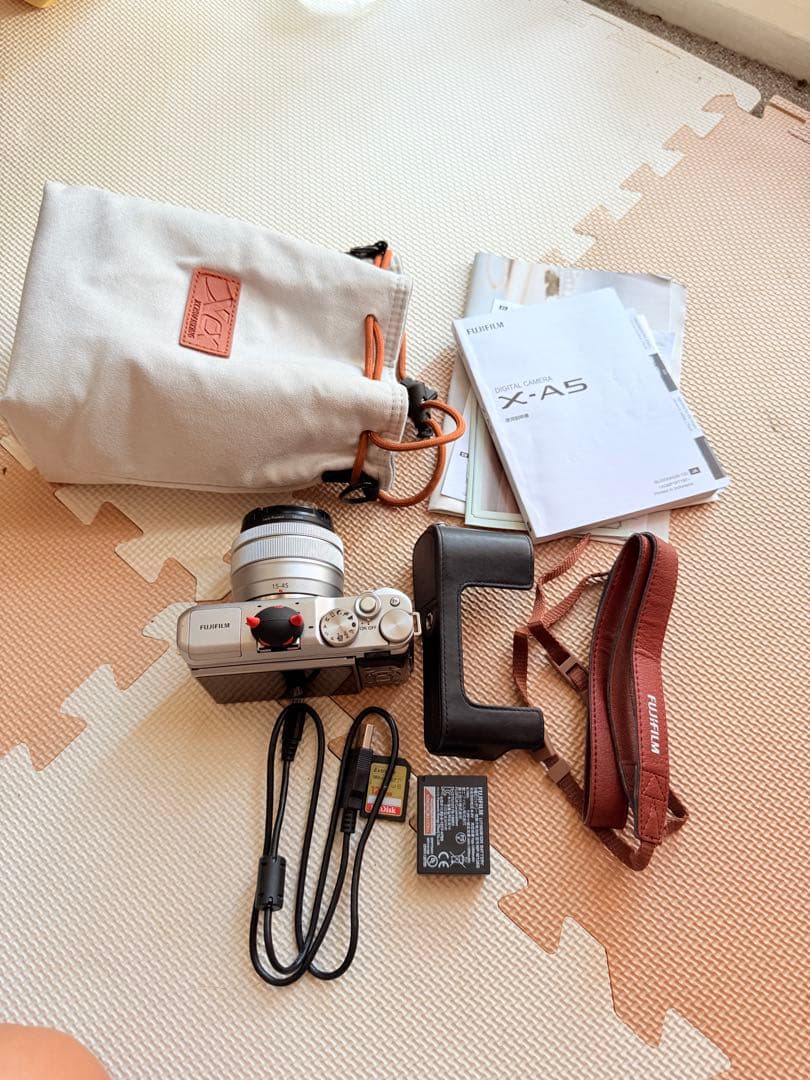 富士フィルム X-A5 ミラーレスカメラ