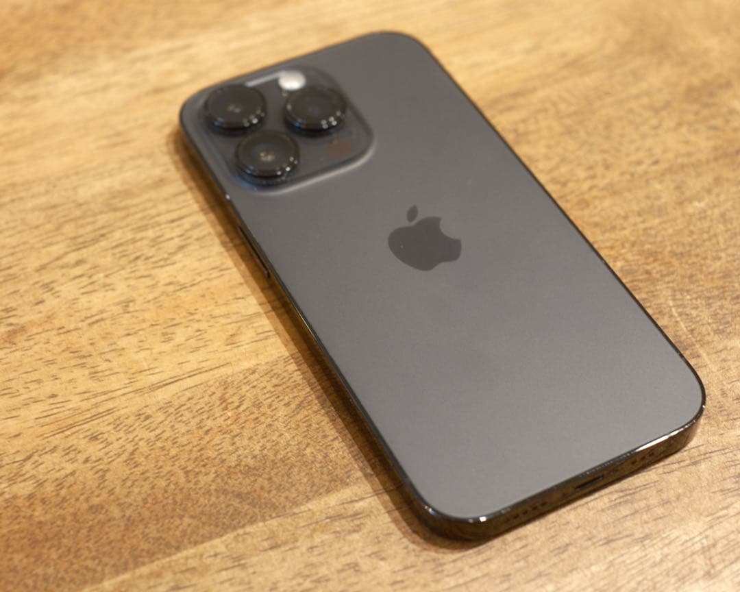 iPhone 14 Pro ケース付き　バッテリー交換済み　強化ガラスフィルム