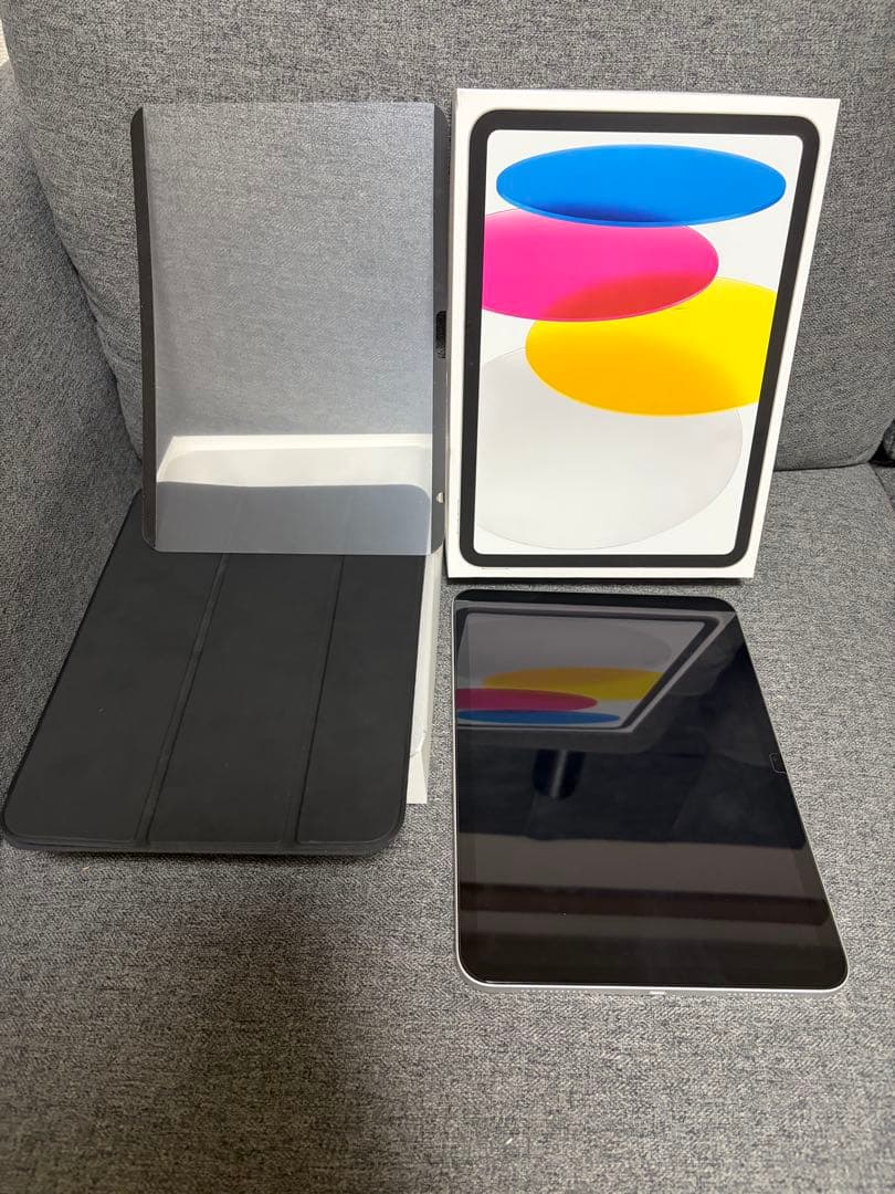 iPad10世代　充電残量100%スタンドケース、未使用フィルム付き