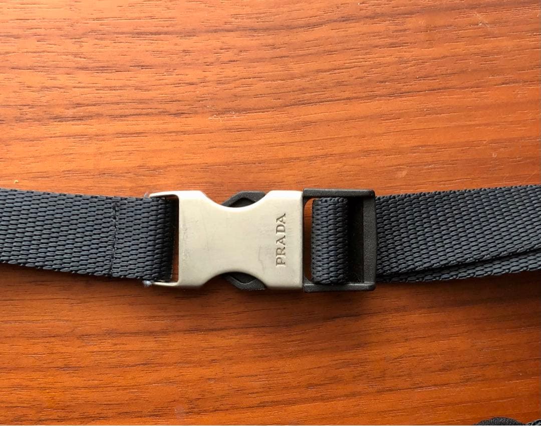 PRADA プラダ　ウェストポーチ　黒　中古