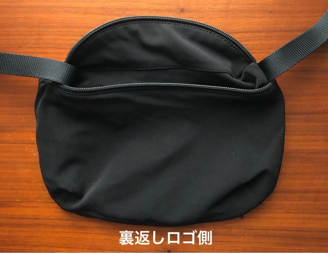 PRADA プラダ　ウェストポーチ　黒　中古