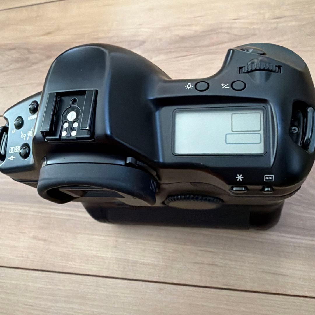 Canon EOS-1n フィルム一眼レフカメラ