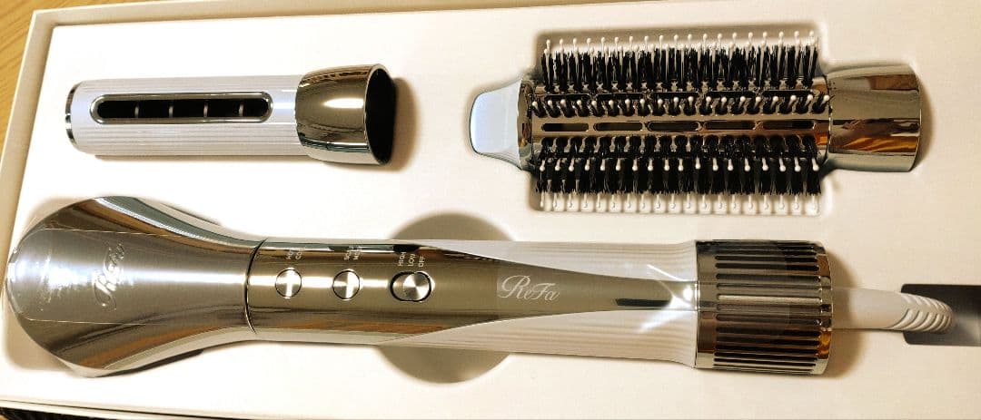 正規品 新品 未使用 ReFa リファビューテック リセッター　ホワイト