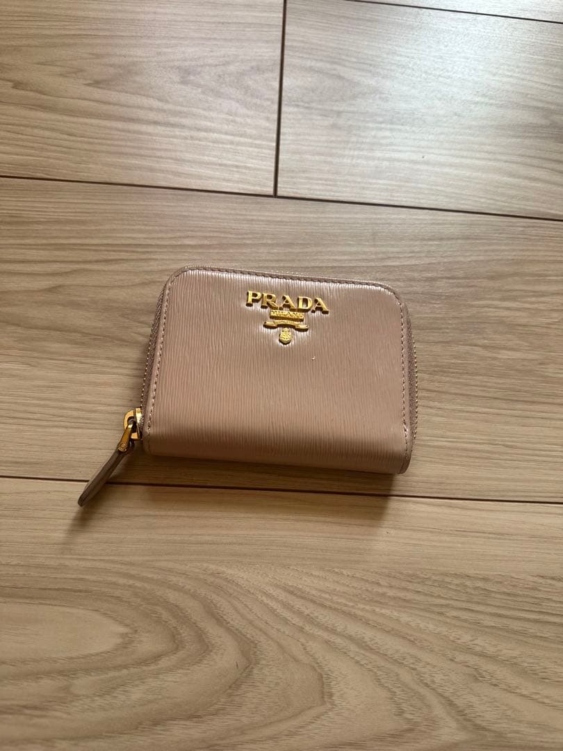 PRADAケース