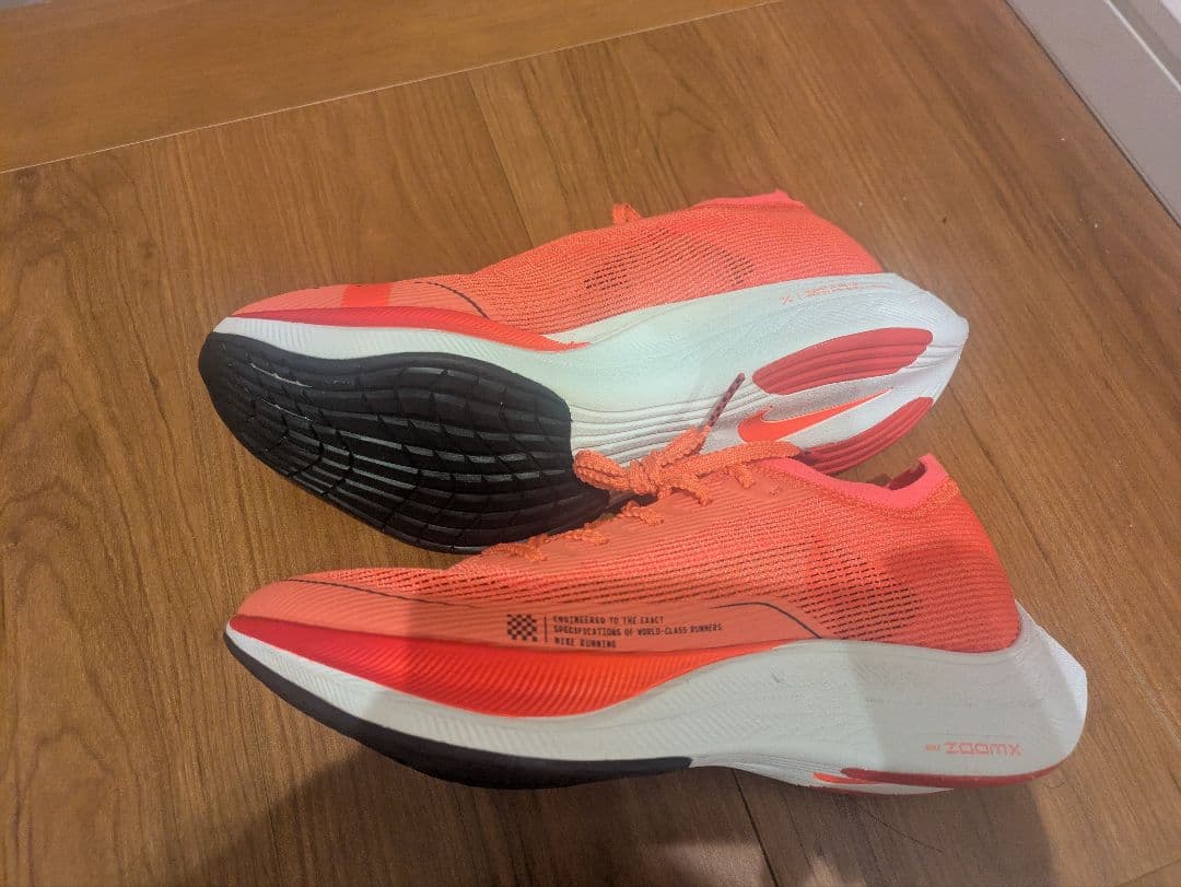 ヴェイパーフライ2 ランニングシューズ オレンジ 24.5センチ