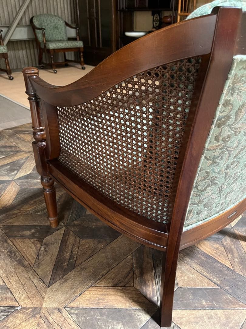 眼には蚊耳には蝉 ＊カリモク コロニアル シングル ソファ ② 肘掛 椅子