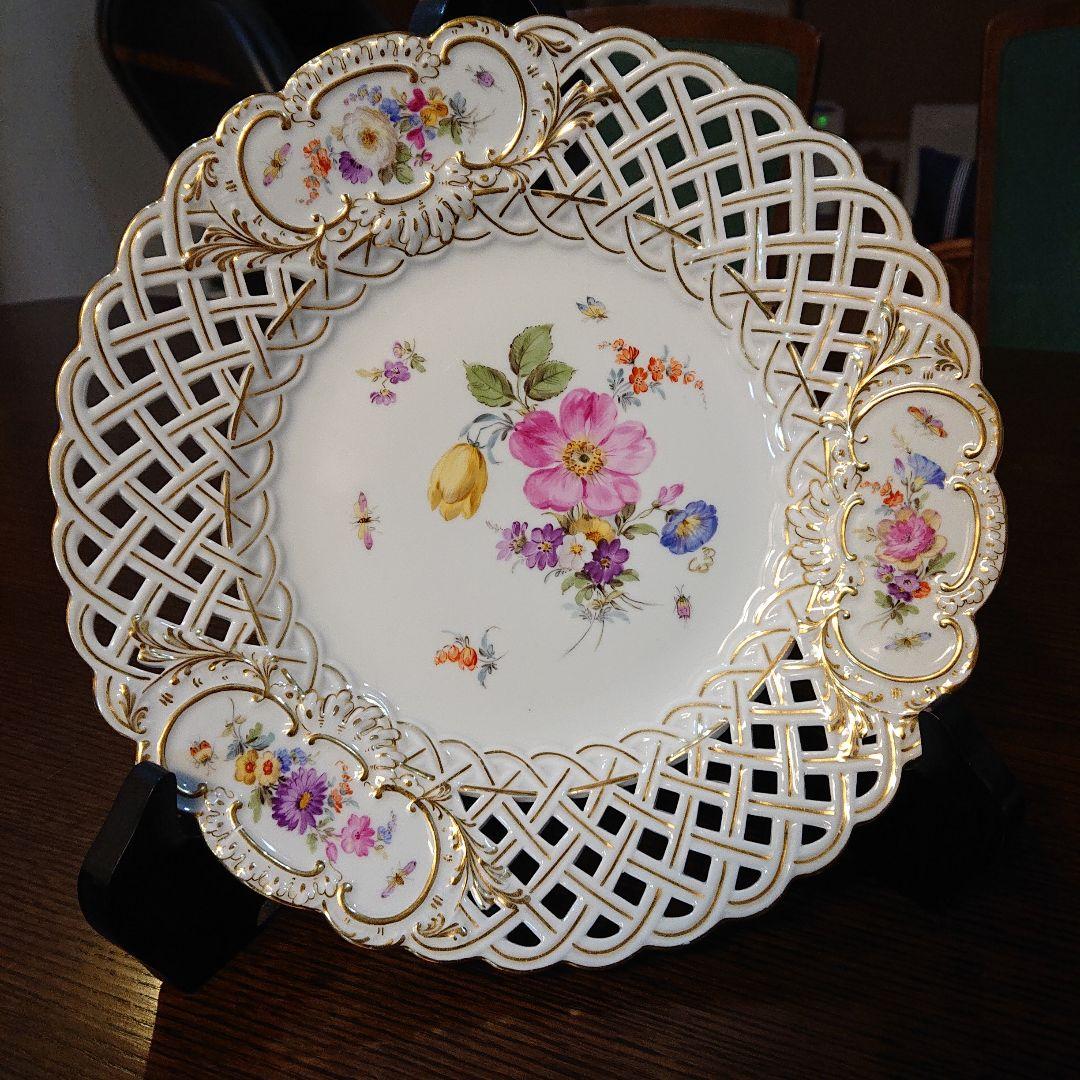 マイセン24㎝花束と昆虫の手描きが美しい金彩透かし皿・アンテイク・ボタン双剣