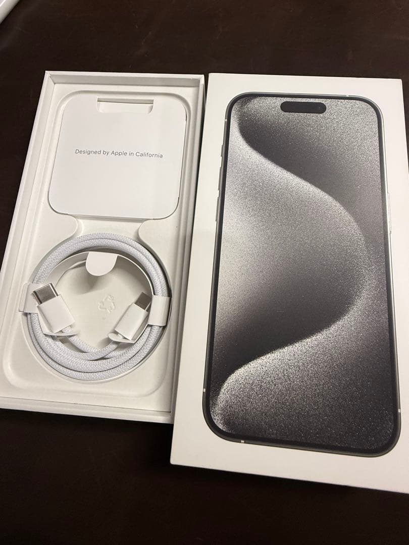 Apple iPhone 15 Pro ホワイトチタニウム　値下げ