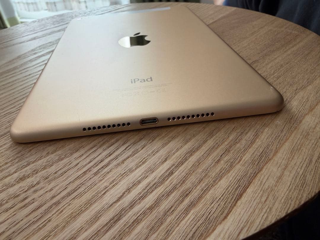 Apple iPad mini4 ゴールド