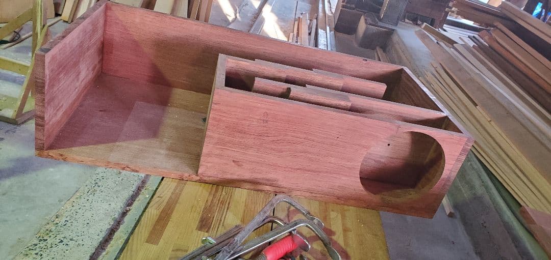 スピーカー　エンクロージャー