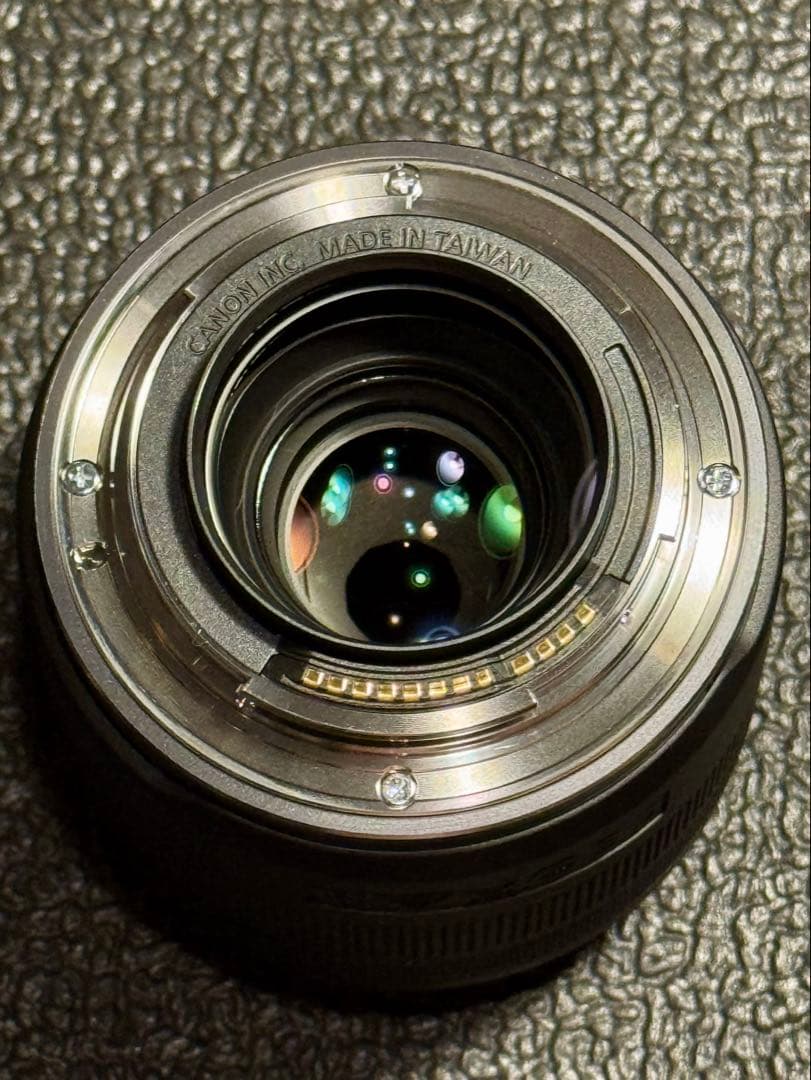 Canon RF 35mm F1.8 MACRO IS STM【元箱切取なし】