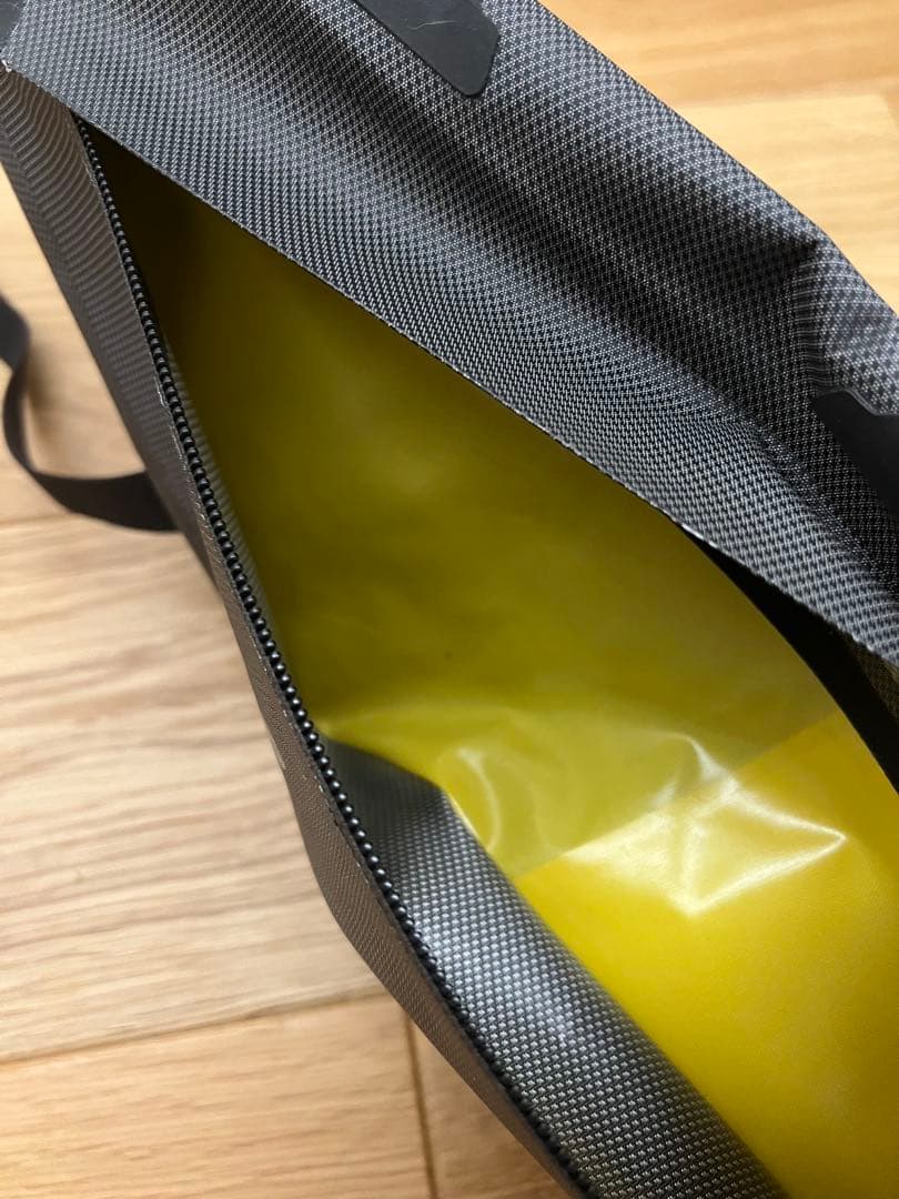 五*街様 アピデュラ 防水 エクスペディション フレームバッグ 4.5L