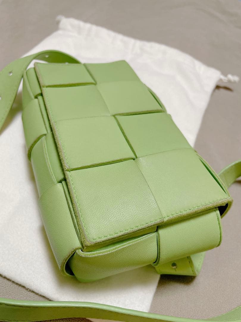 ボッテガヴェネタ　イントレチャート　ベルトカセット　ボディバック