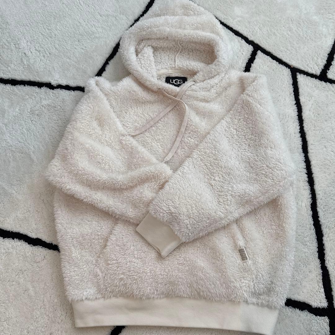 UGG パーカー S ホワイトボアZARAalo