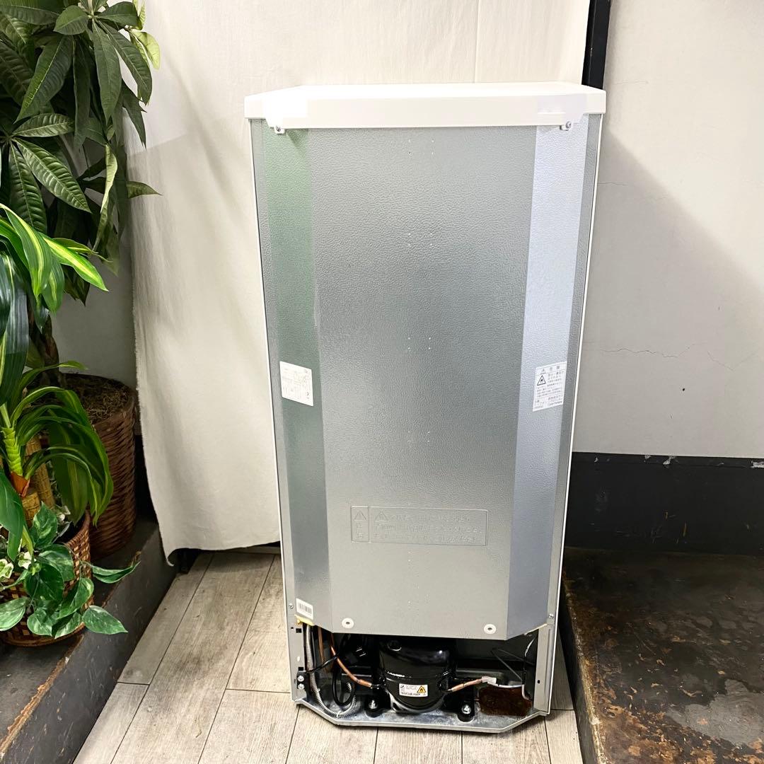 ニレ！白くて四角くてシンプルがいい！2ドア冷凍冷蔵庫110L