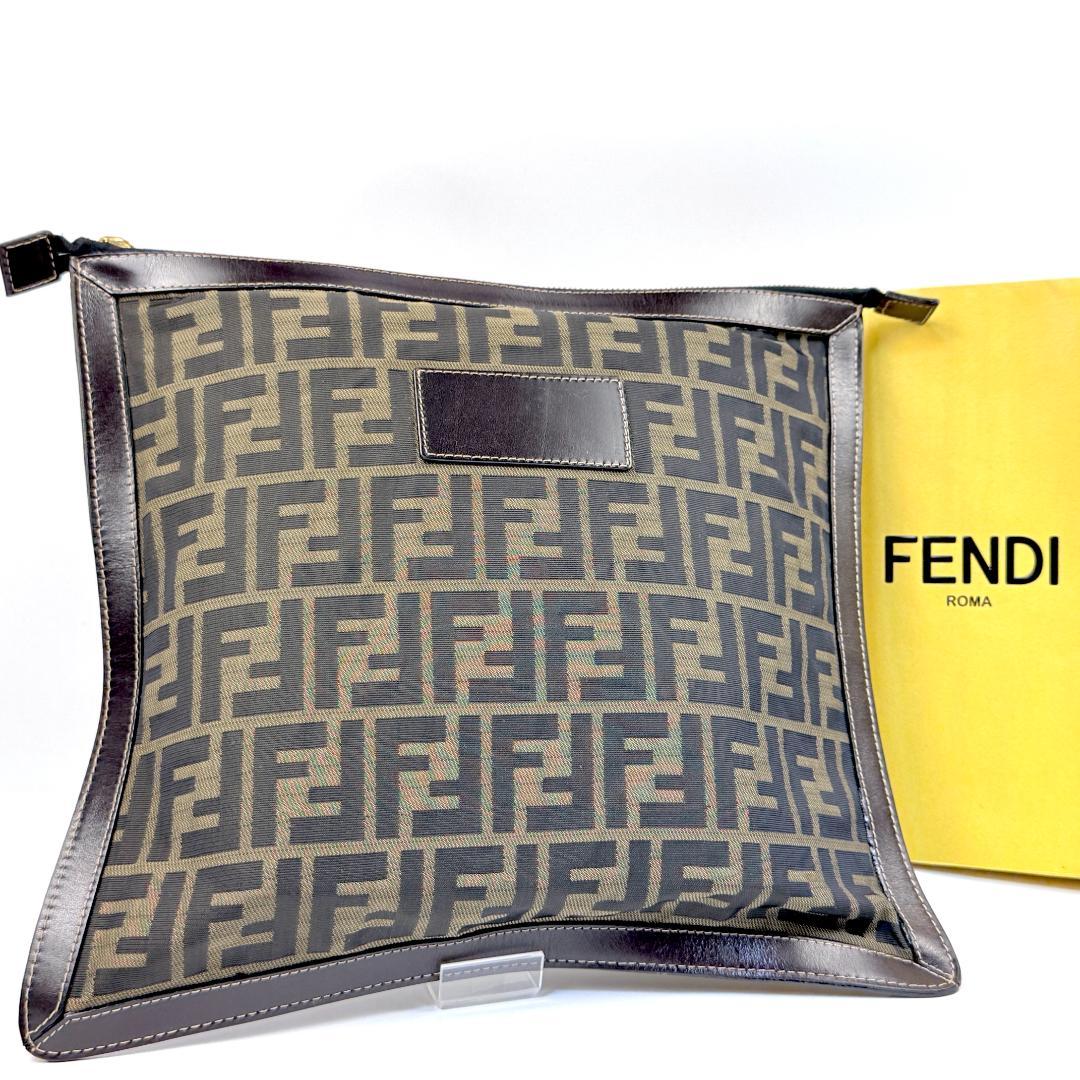 極美品 FENDI ズッカ セカンドバッグ クラッチバッグ FF金具 レザー