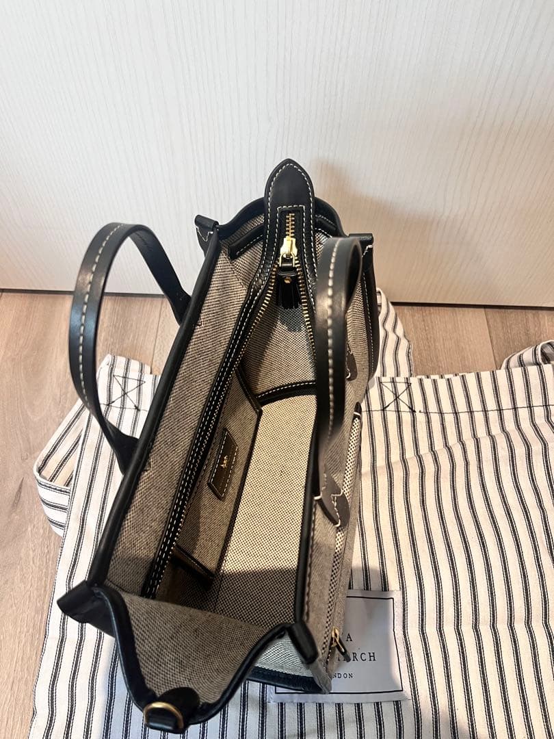 アニヤハインドマーチ　キャンバスパイピングショルダーバッグ美品
