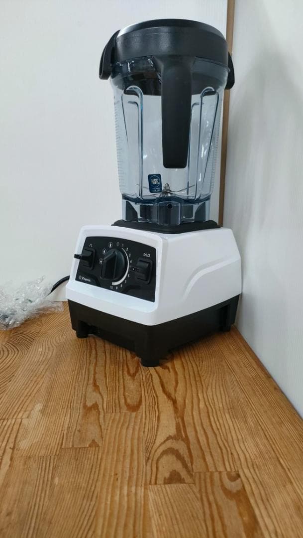 【目立った汚れなし】Vitamix E520 ホワイト　保証書あり　1615