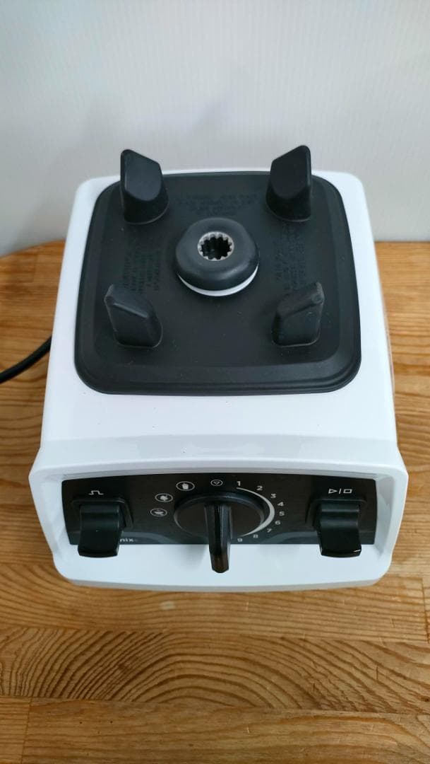 【目立った汚れなし】Vitamix E520 ホワイト　保証書あり　1615