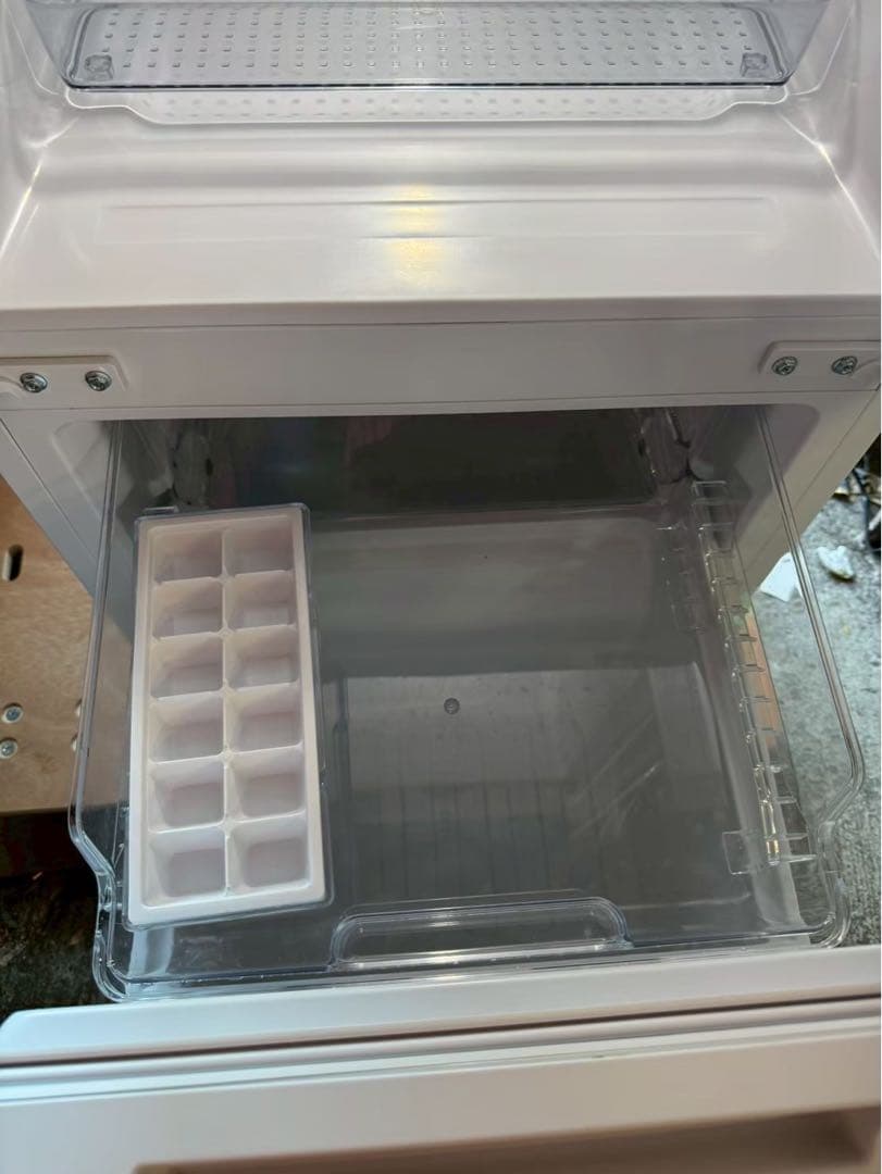 【送料確認】SHARP 冷蔵庫 SJ-D15J-W 152L 2023年製