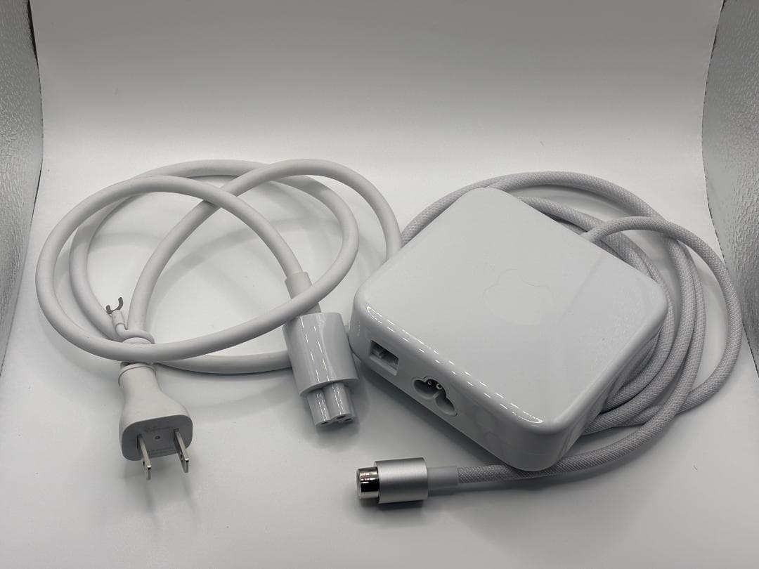 iMac シルバー VESAモデル (2023 M3 24GB 1TB)