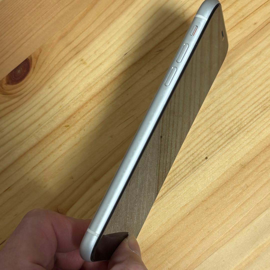 Apple iPhone XR ホワイト 本体　128G