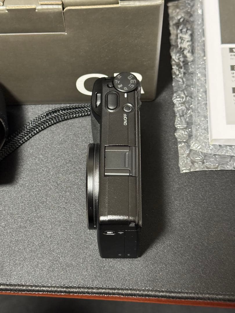 RICOH GR III コンパクトデジタルカメラ　純正ケース(GC-11)付き