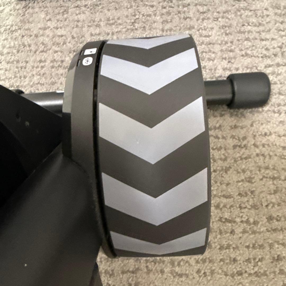 Wahoo KICKR CORE スマートバイクトレーナー