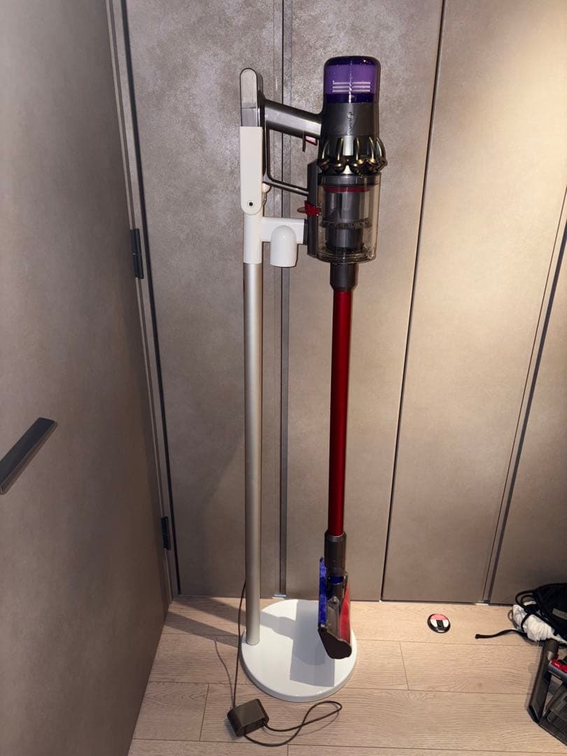 【純正充電ドック付】【美品】dyson Ꮩ11 fluffy+ SV14