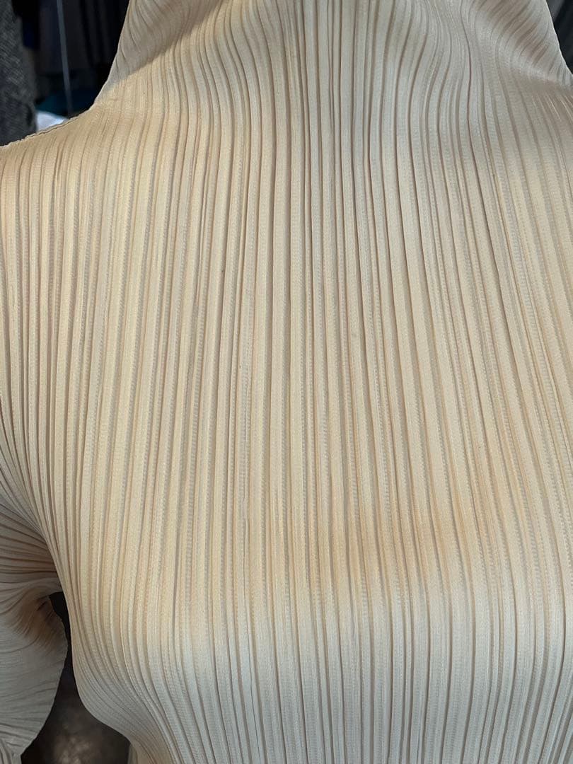 PLEATS PLEASE 長袖 ベージュ カットソー 軽く暖か✨重ね着に◎