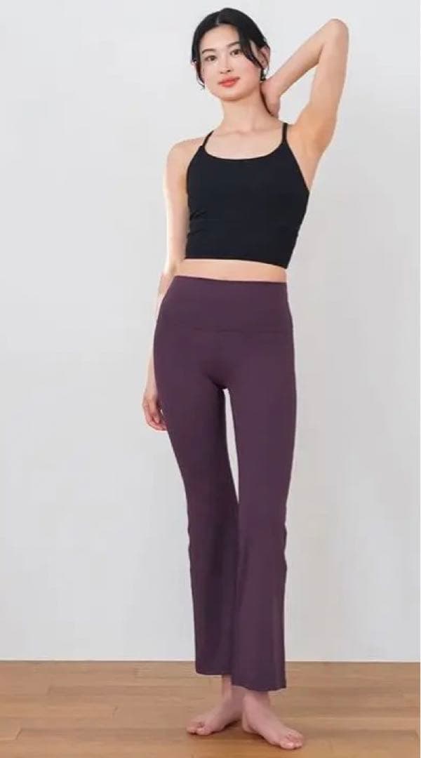 SUKALA べシックフレアレギンス　プラム　Mサイズ 新品タグ付き未開封