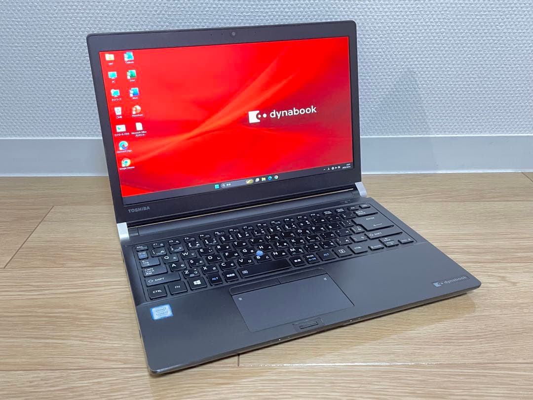 東芝 Dynabook FHD Core i7-7500U SSD256GB