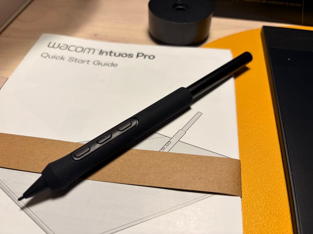 液タブ・ペンタブ Wacom Intuos Pro Medium (PTK 670)