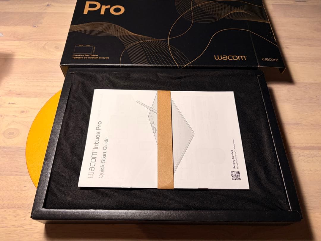 液タブ・ペンタブ Wacom Intuos Pro Medium (PTK 670)