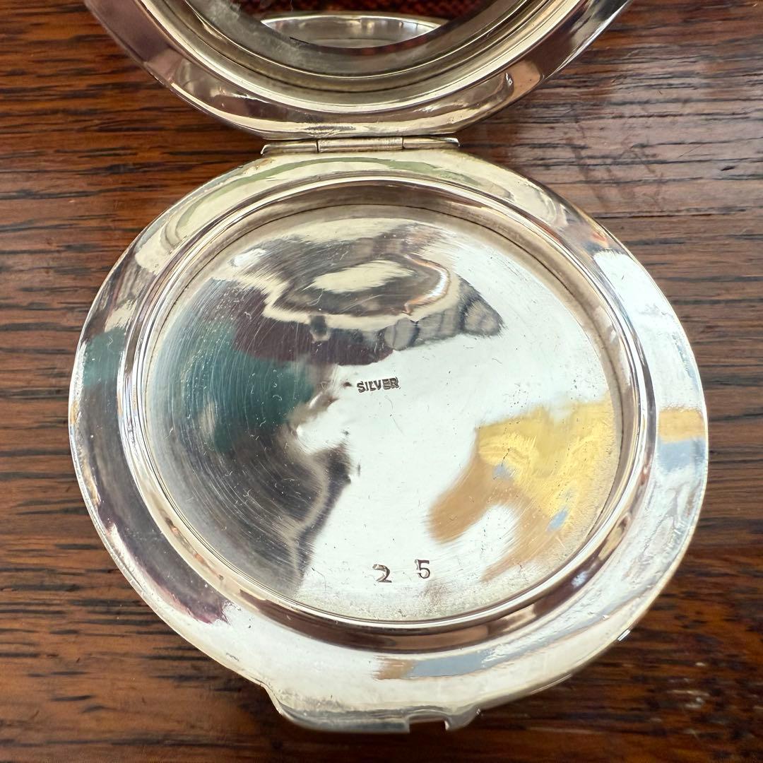 純銀シルバー和彫唐草紋様　コンパクト　共箱