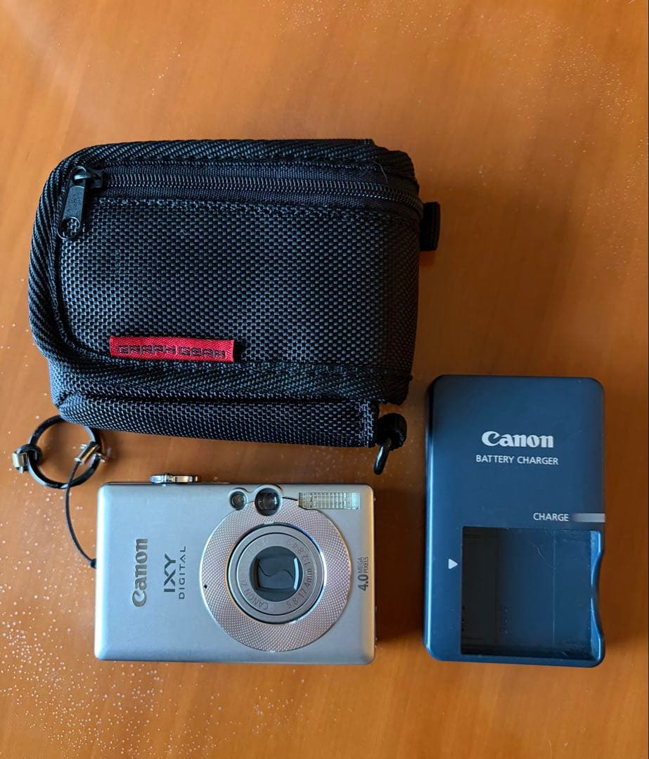 Canon キャノン デジタルカメラ IXY DIGITAL 50 シルバー