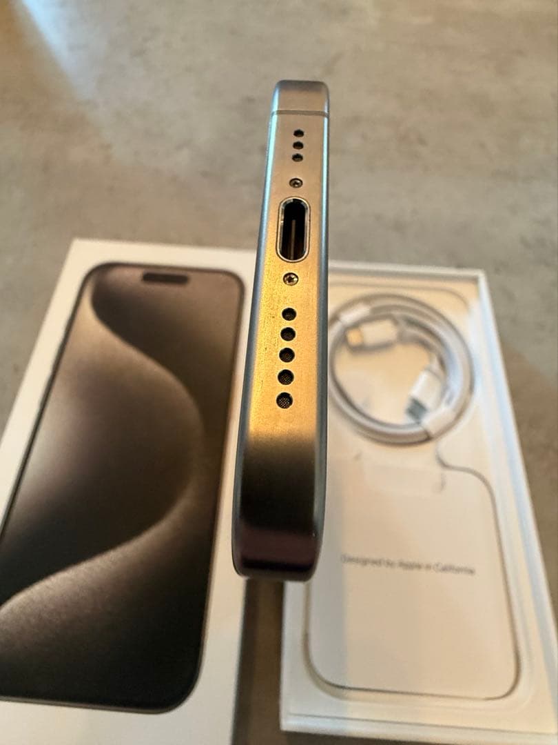 【最終値下げ】iPhone 15 Pro ナチュラルチタニウム 256GB