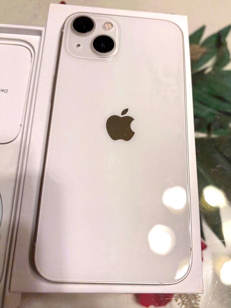 極美品　Apple iPhone 13スターライト　白