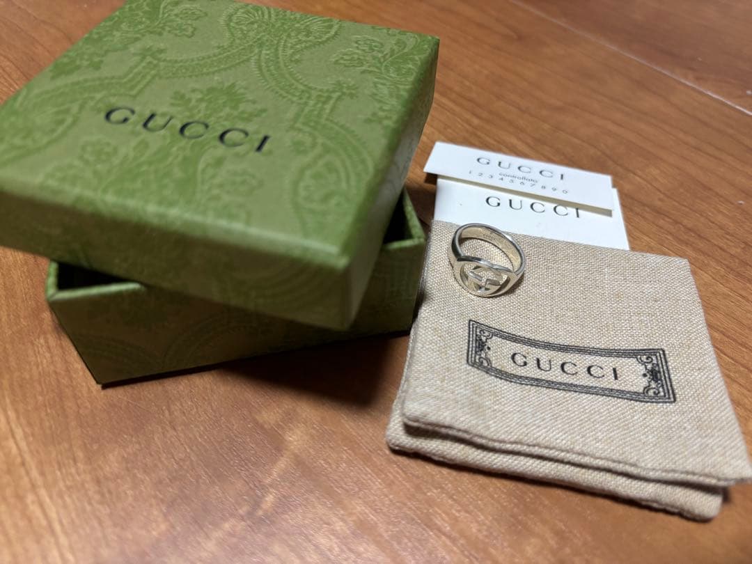 GUCCIリング
