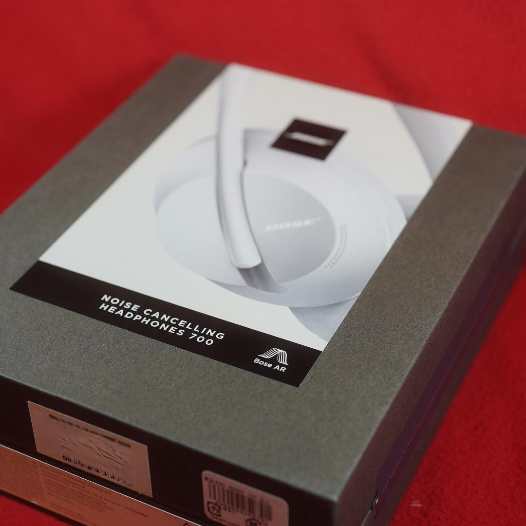 BOSE ノイズキャンセリングヘッドホン 700　ホワイト